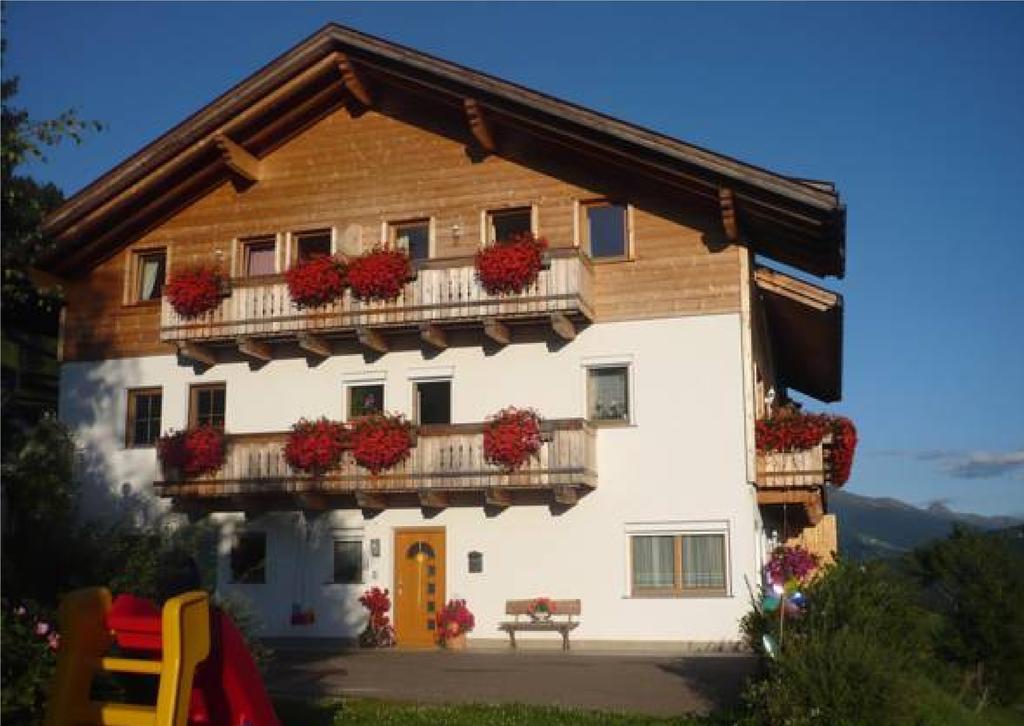 Steinerhof Apartment Dobbiaco Bilik gambar
