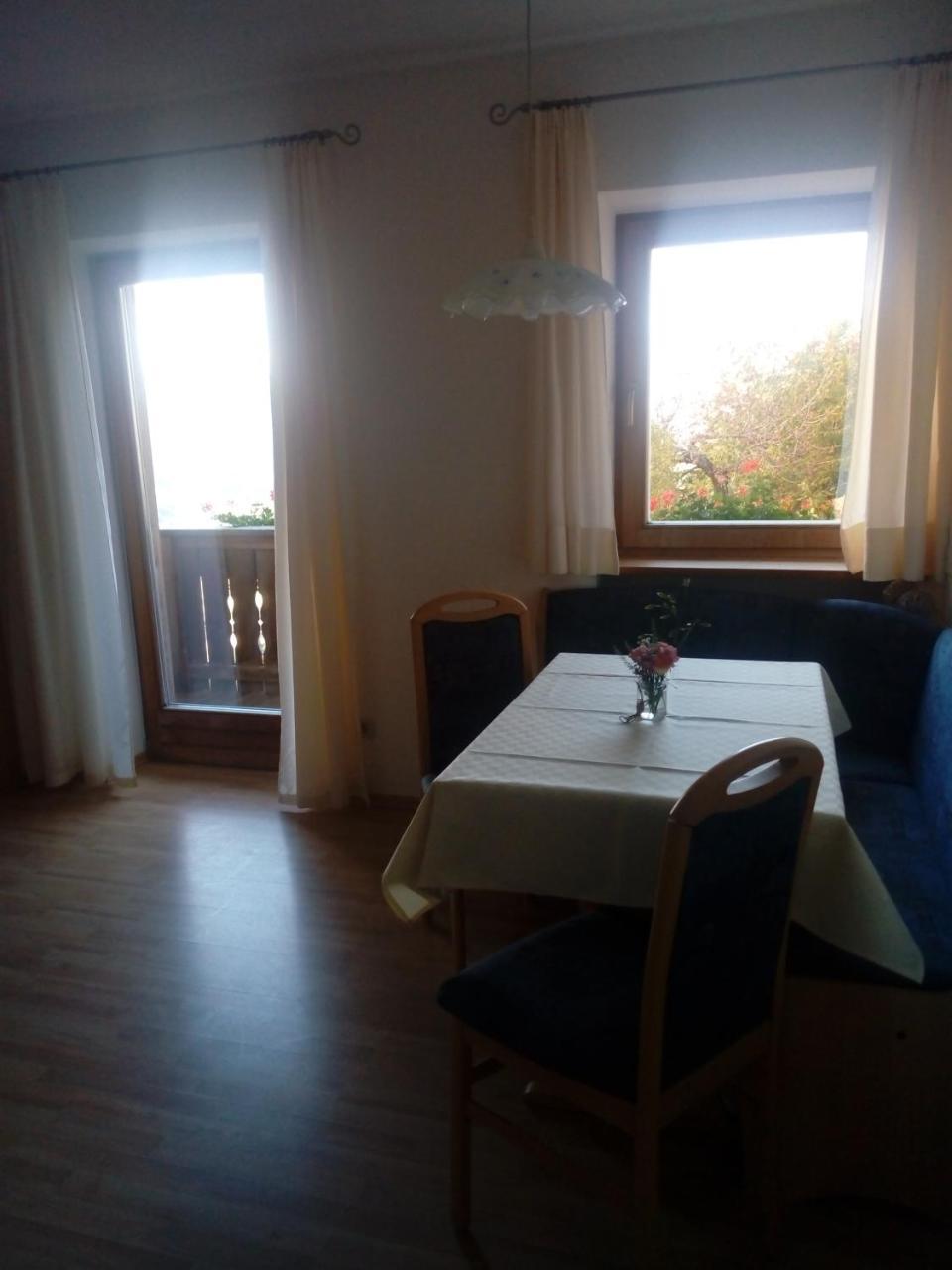 Steinerhof Apartment Dobbiaco Luaran gambar